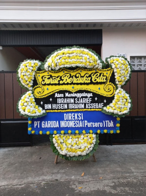 Papan Bunga Duka di Kampung
